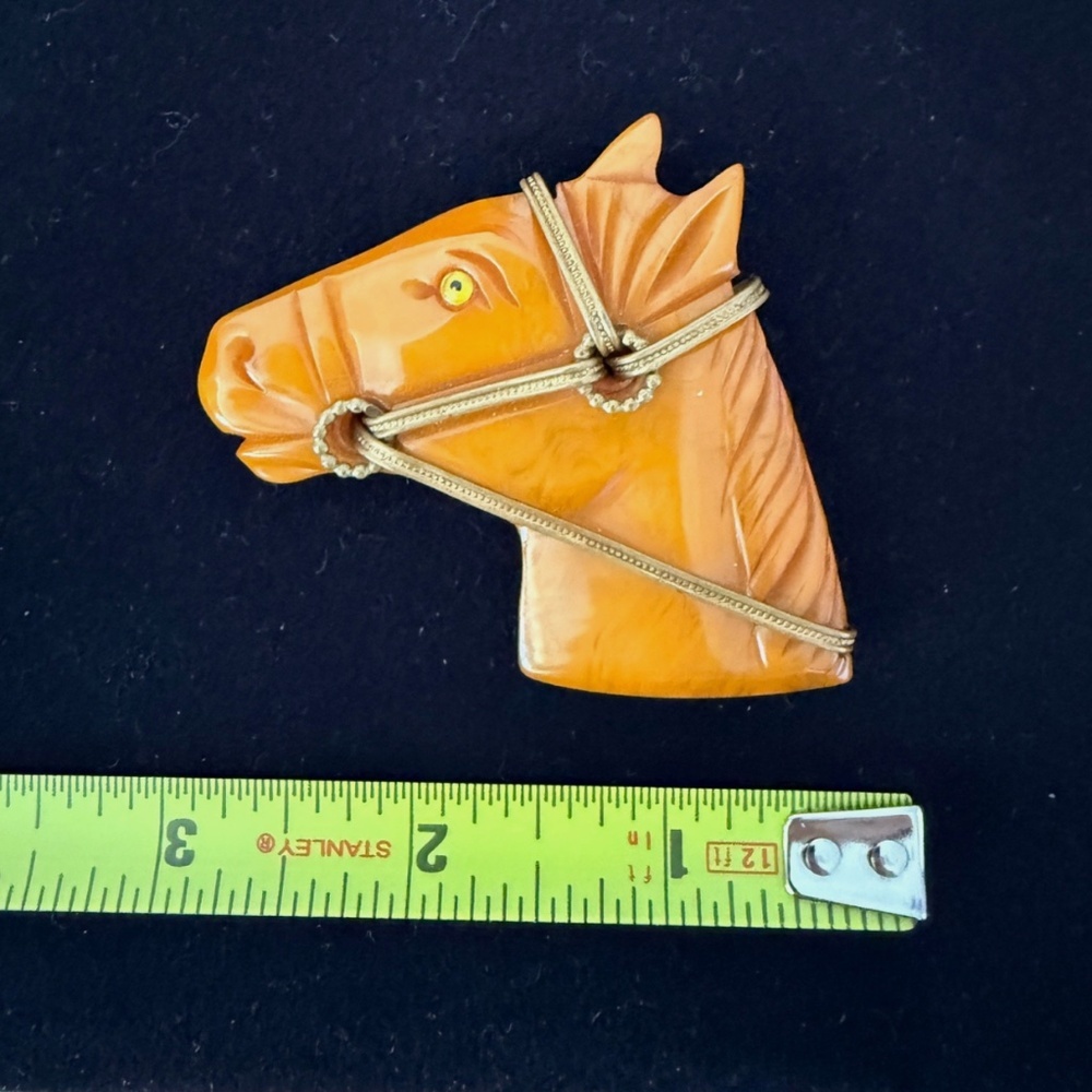 Vintage Carved Butterscotch Bakelite Horse Head Brooch, 1930s - Picture 12 of 12